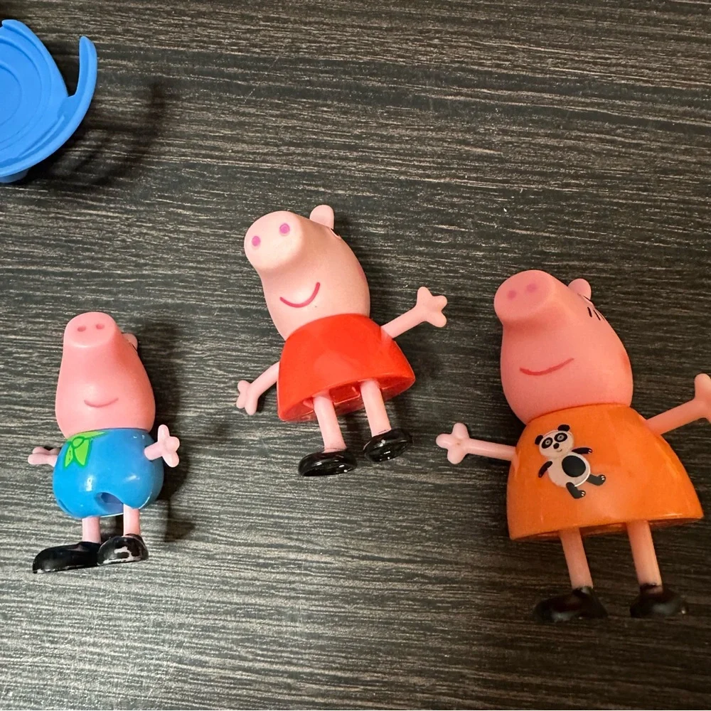 Peppa Pig All Around Town Playset Track Parts with School and Car Lot - Picture 8 of 12